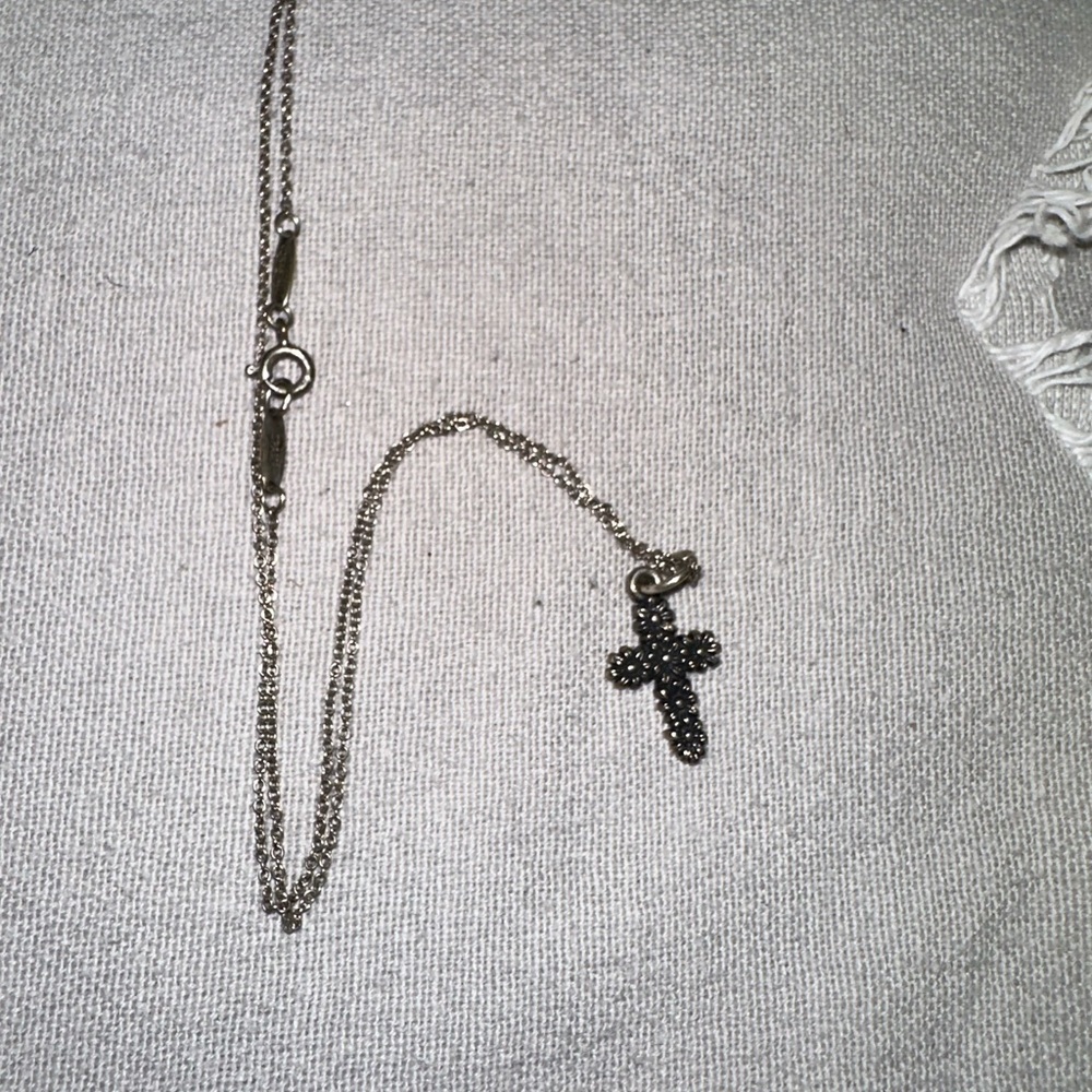 James Avery daisy cross